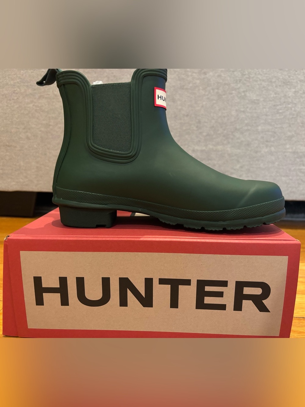 Hunter Chelsea Rain Boot - Forest Green. Women’s 7. New